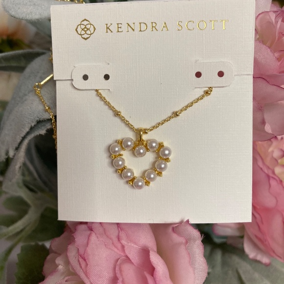 Kendra Scott pearl heart necklace . New - Picture 2 of 4